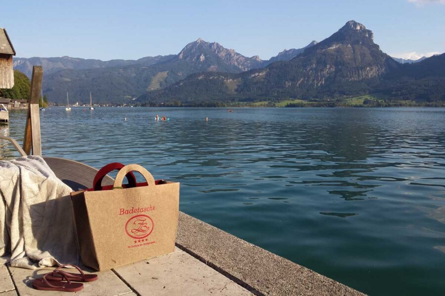 The bathing suitcase is ready