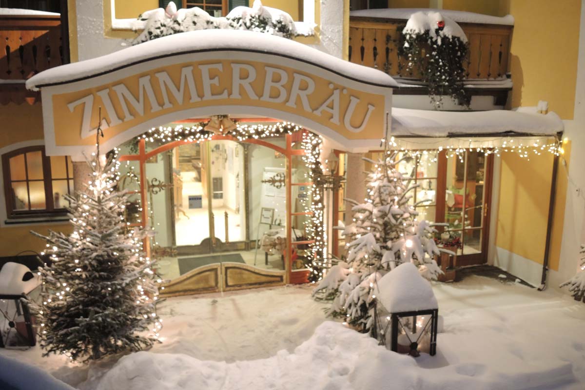 Eingang Zimmerbräu im Winter