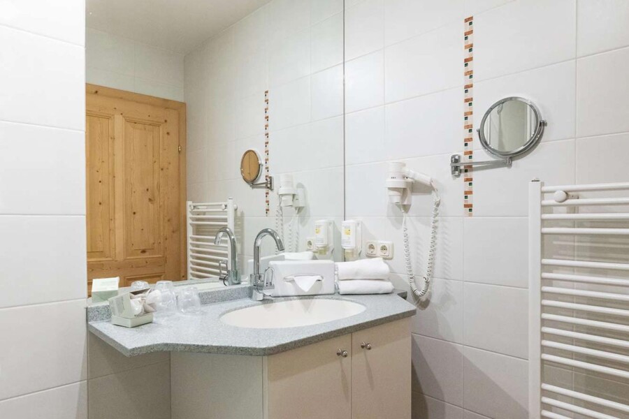 Basic room bathroom Basic room bathroom